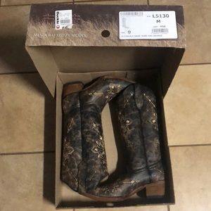 Buckle Circle G Handcrafted Brown Boots